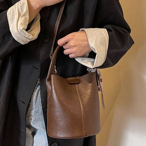 Portable Retro Fashion Shoulder Messenger Bag